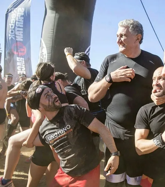 Equipo de Taronja Box participando en la Spartan Race, carrera de obstáculos en Valencia