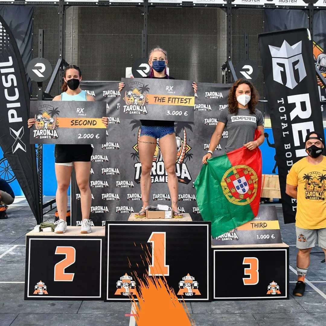 Pódium femenino en los Taronja Games, competición de CrossFit organizada por Taronja Box Valencia